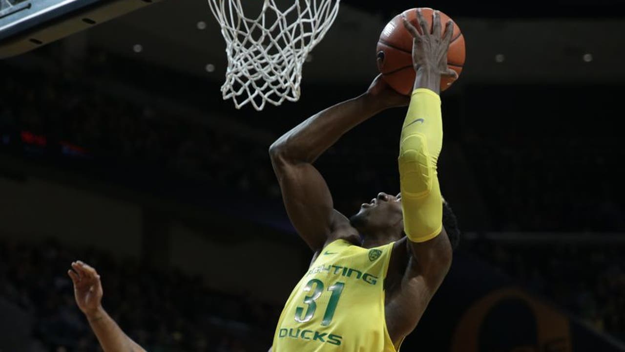 Oregon Ducks Use Second Half Surge To Get Past Montana